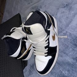 Size 12 Jordan 1s Black And Gold 