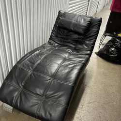 Lounge Chair And Ottoman