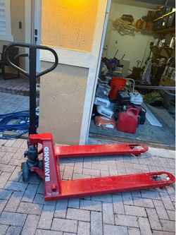Raymond 5,500 lb Manual Pallet Jack