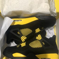 Jordan 4 Thunder 
