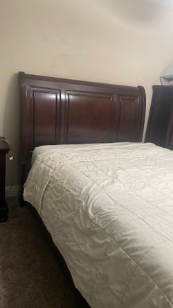 High quality, queen, size wood bed