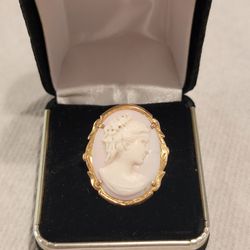 14k Gold Cameo Ring 