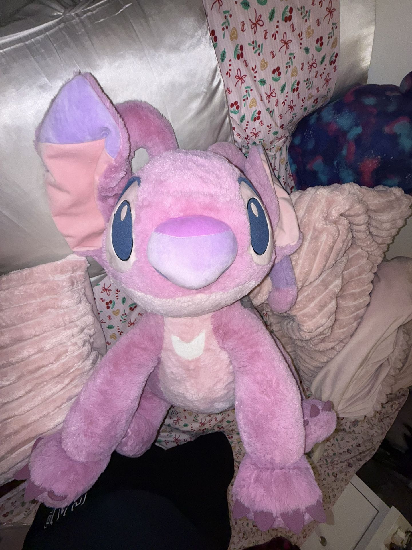 cute oversized angel stitch