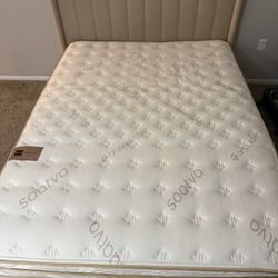 Queen size Mattress By Saatva 