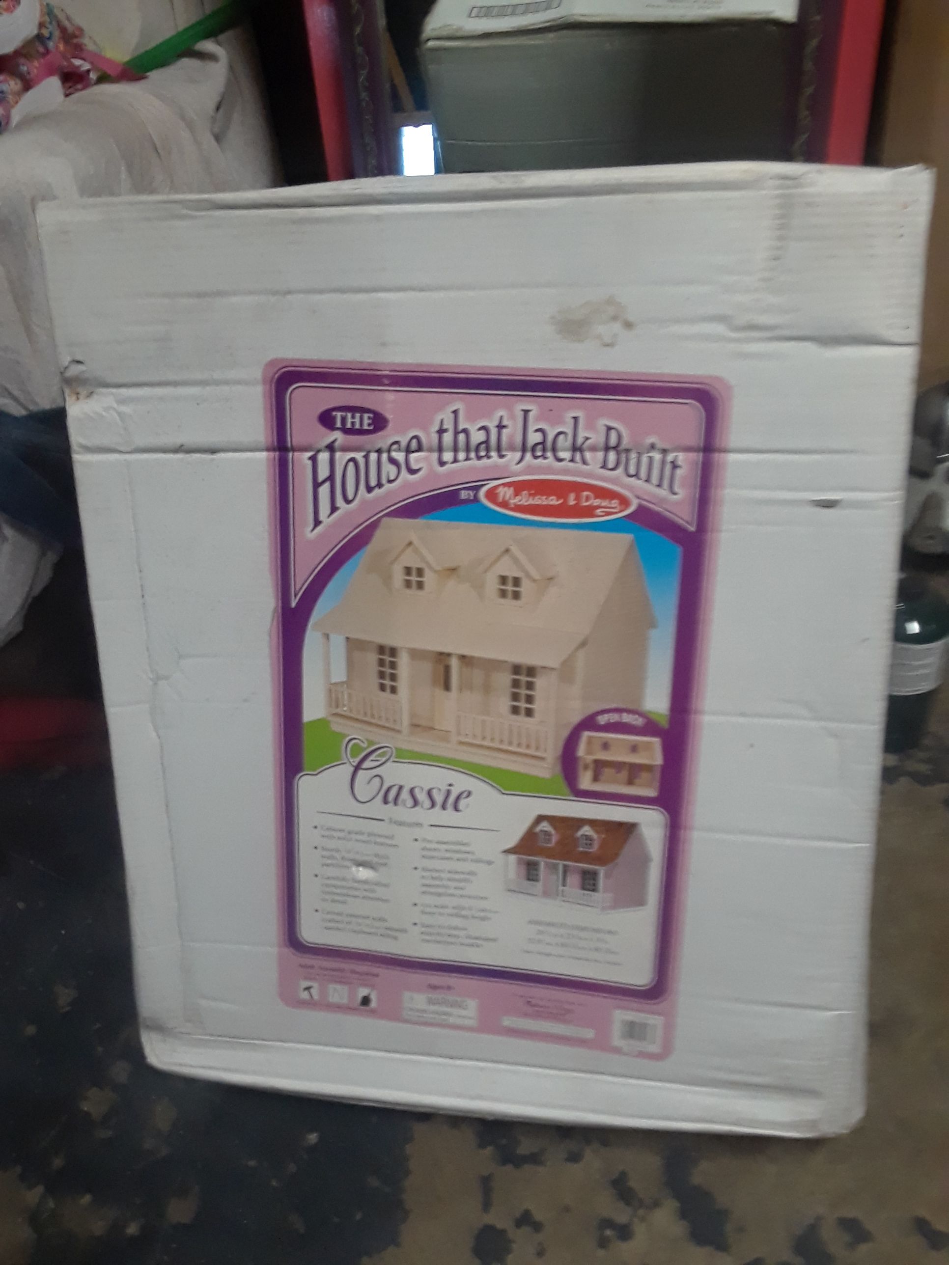 MELISSA AND DOUG "CASSIE" DOLLHOUSE
