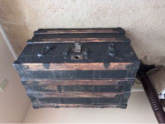 Used Wood Steamer Chest