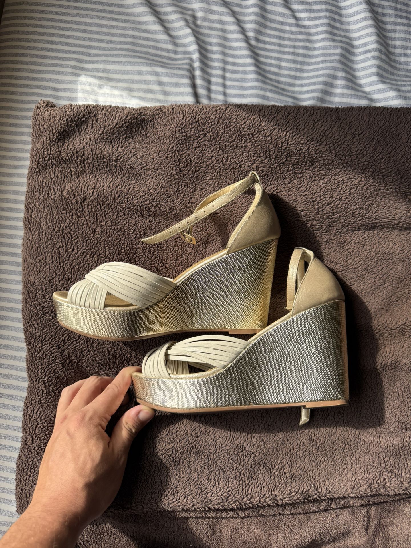 Versilia Gold Wedge Sandals – Leather Upper – Made in Colombia – Size 38 (US 7.5–8)