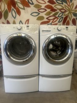 Whirlpool washer and dryer Laundry