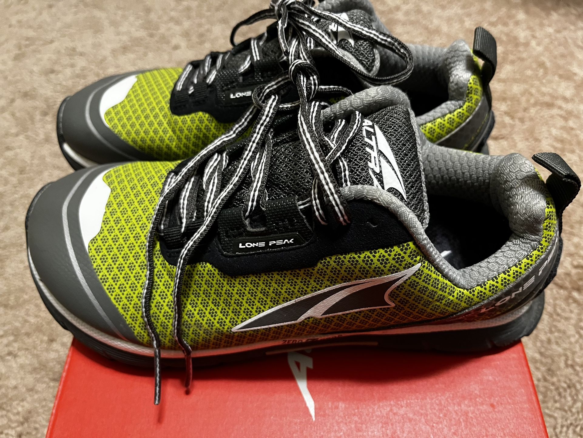 Altra Women's Lone Peak 2 Trail Running Shoe