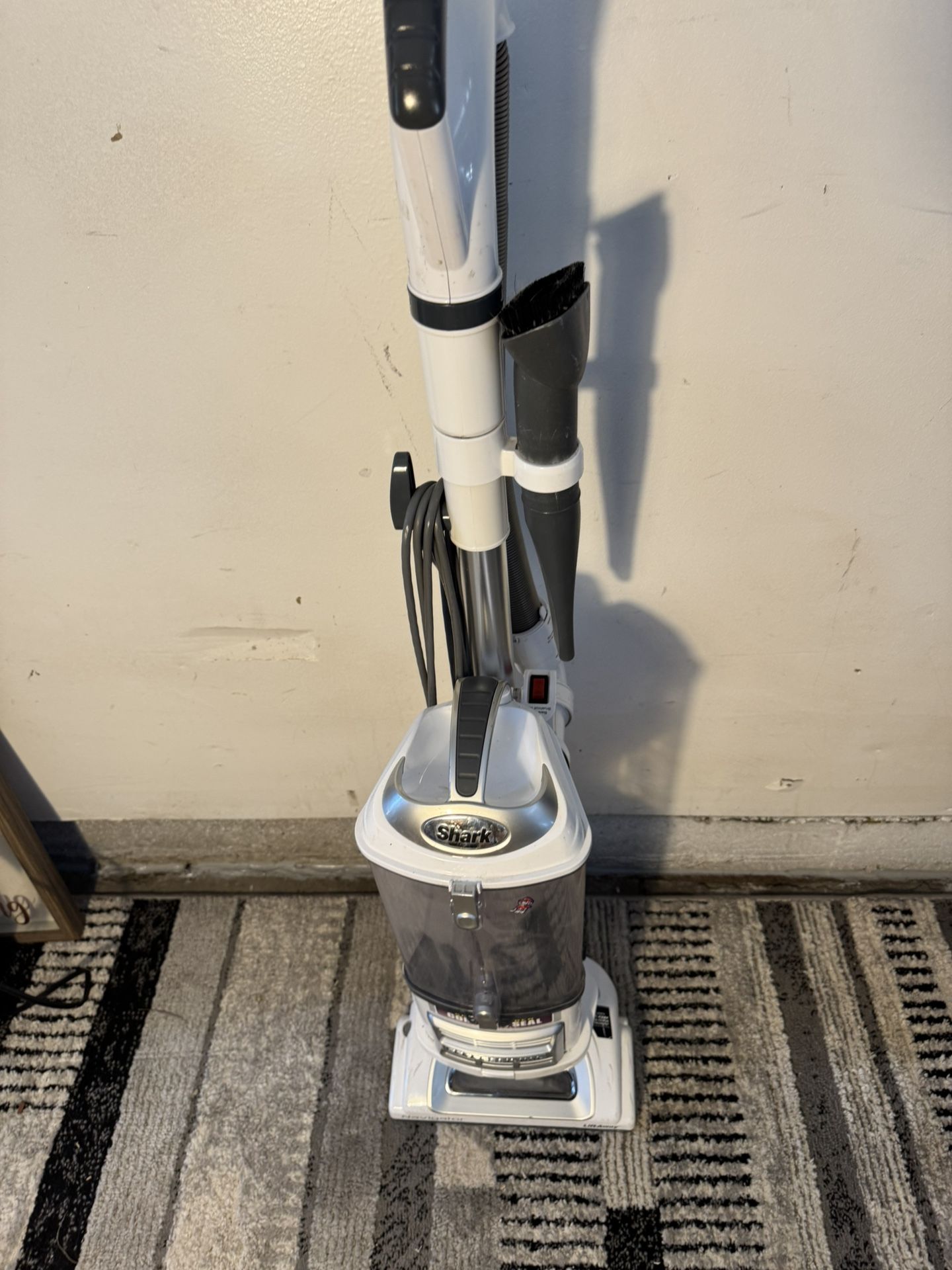 SHARK VACUUM