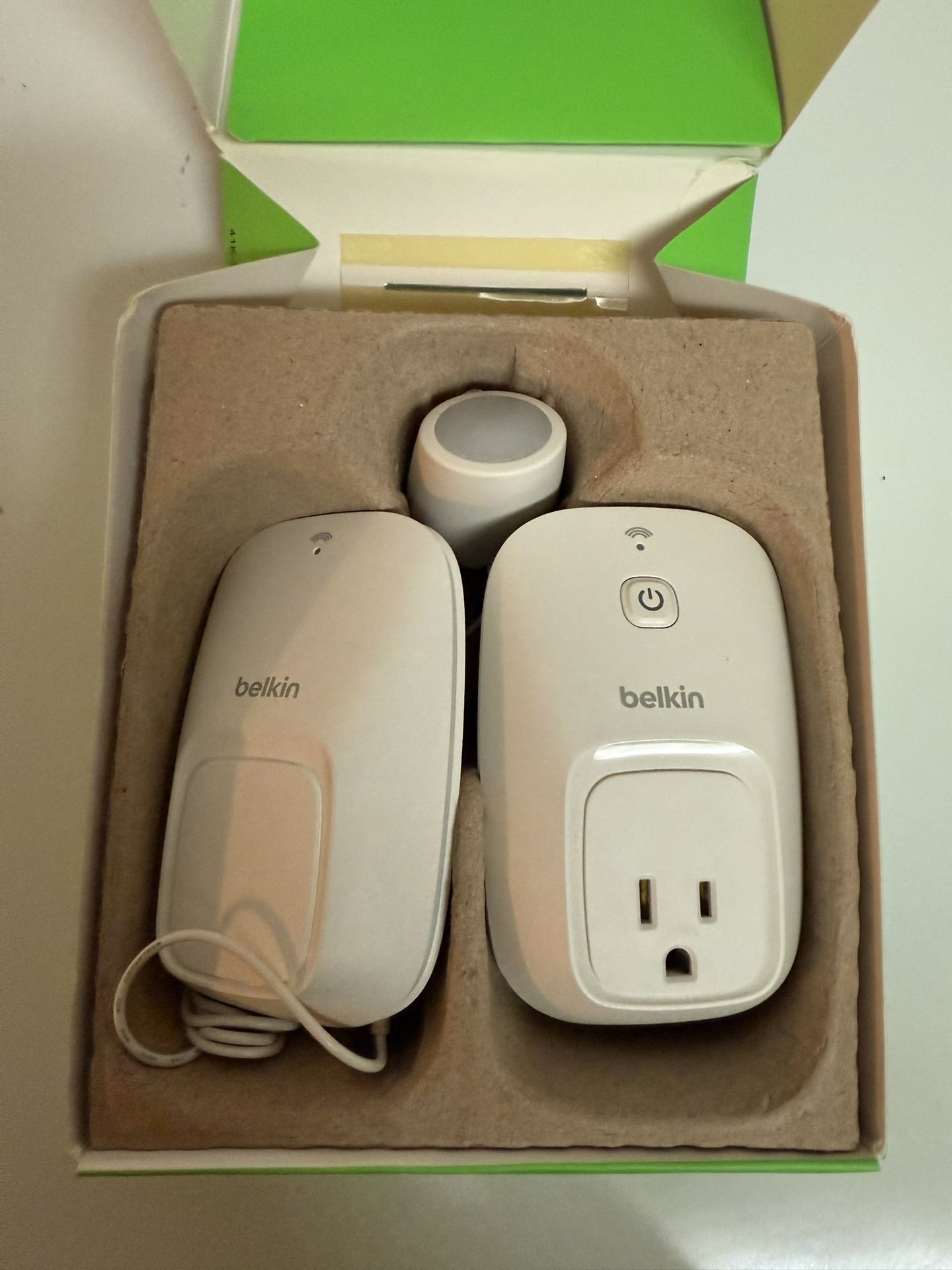 Belkin F7C027FC WeMo Wi-Fi Switch - White