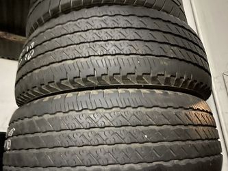 18” 2 used tires 275/65R18