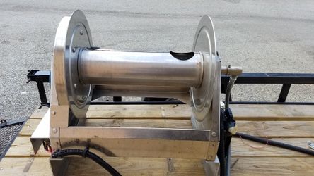 STANLEY STEEL HOSE RIEL ALMOST NEW