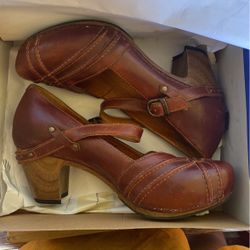 Dansko Heels Women's Size 39