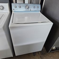 MAYTAG WASHER MACHINE. 