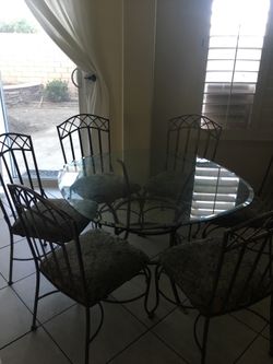 Glass kitchen table and 6 chairs