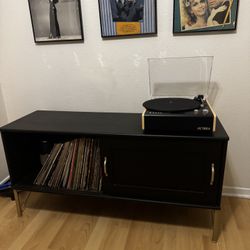 TV stand/vinyl stand