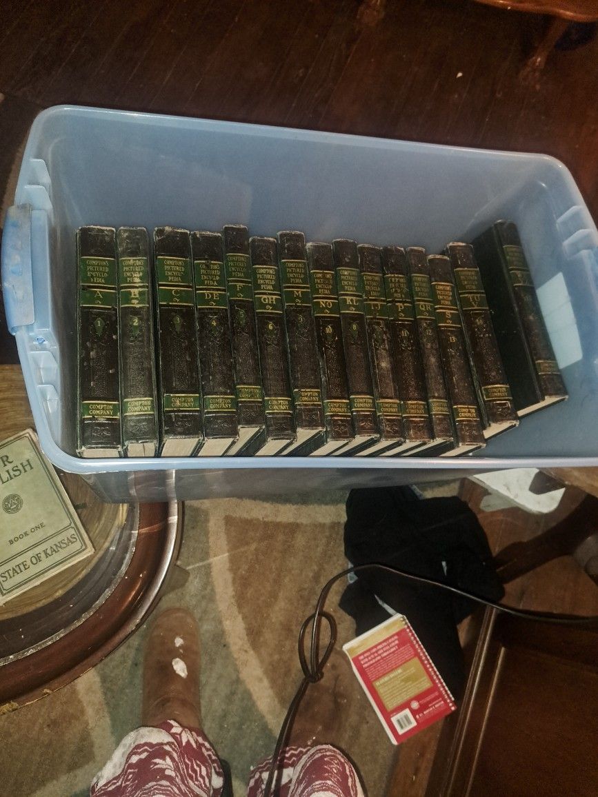 1953 Set Comptons Encyclopedia