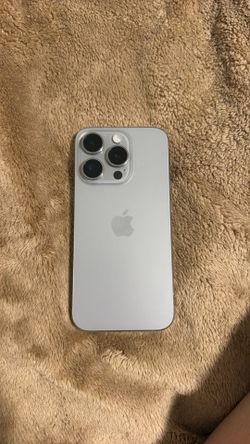 iPhone 15 pro 256gb silver