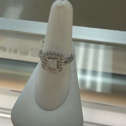 Ring 14k, W Diamonds, 4.4grms