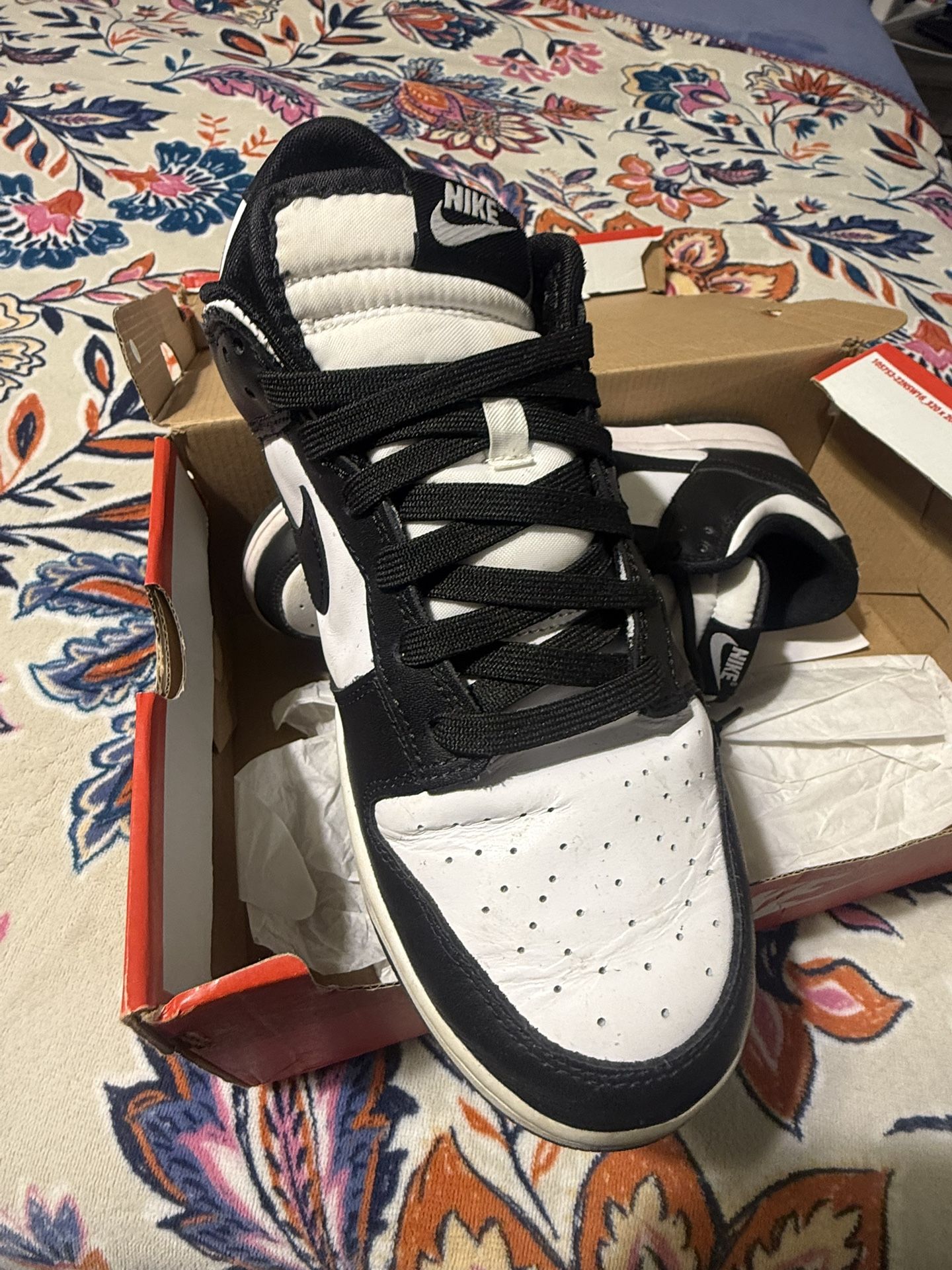 Size 9 1/2 Nike Pandas