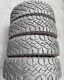 285/75/18 Goodyear Selling a set of 4 tires in excellent condition 🫡