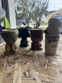 Star Wars 3 glass cups one plastic Selling As Lot