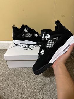 Air Jordan 4 White Thunders