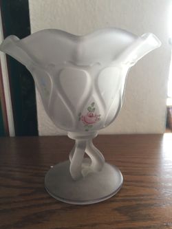Really pretty rose bud vase/bowl
