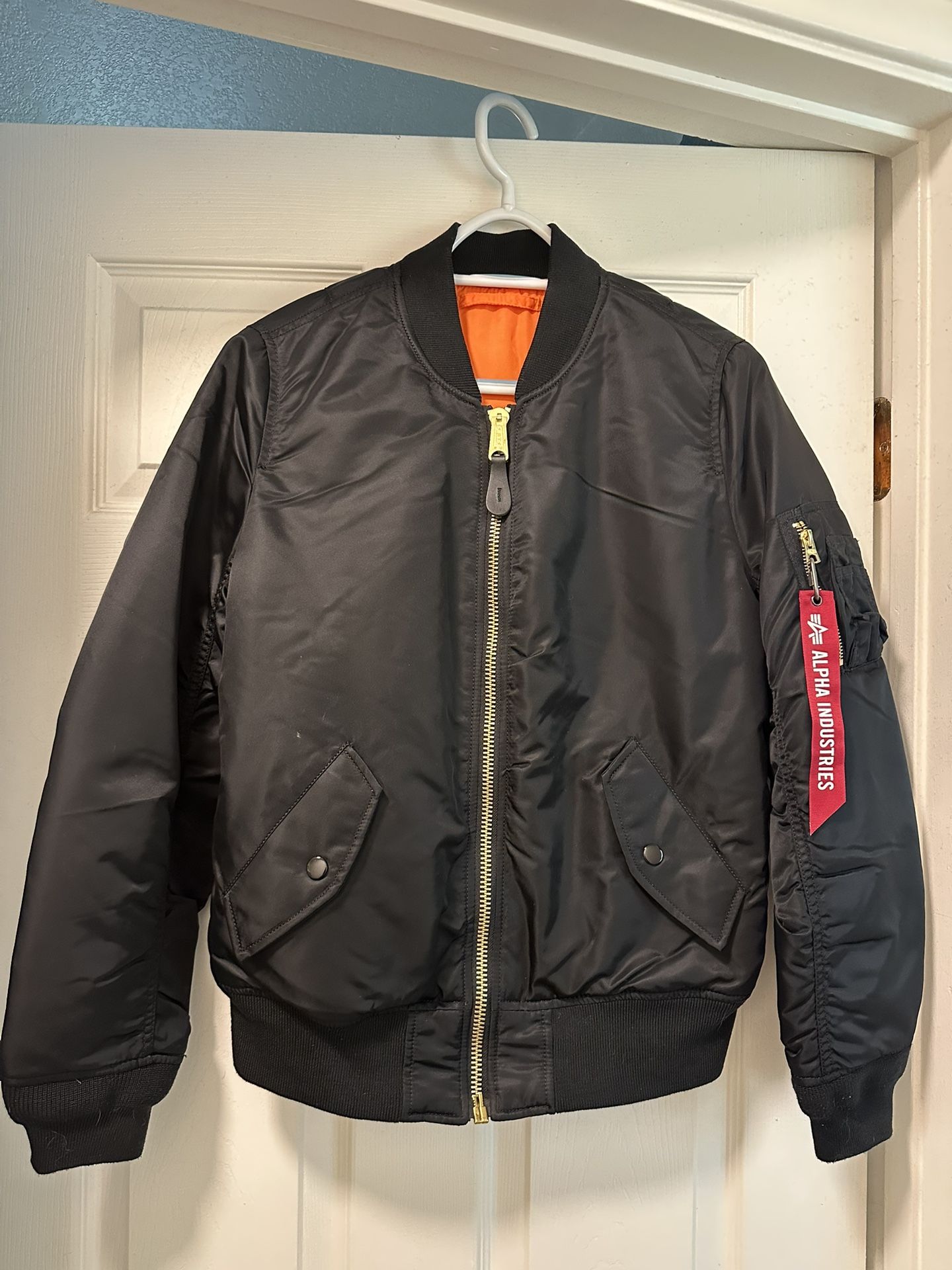 NWOT Alpha industries Bomber Jacket Women’s Small 