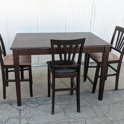 Dark Wood High Top Dinning/ Kitchen Table And Chairs