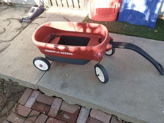 Radio flyer wagon & bikes