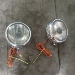 1940s And The 1950s GM Guide Set Of Two Clear Lens Small Size 4 5/8 Fog Lights Set 