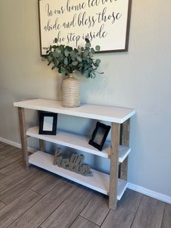 Entry way table