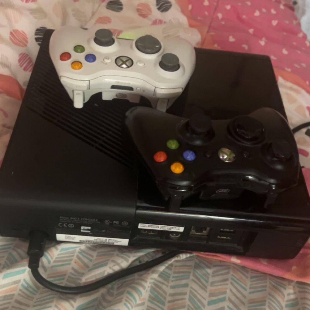 Modded xbox 360 with ncaaf 14 revamped, all old cod’s, modded gta 5 account, and skate 3