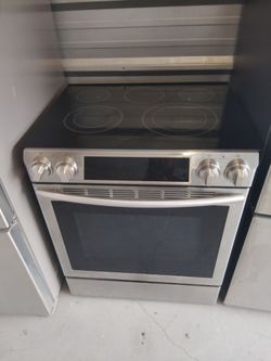 Slide in glass top electric stove Samsung