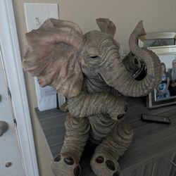 Elefant Statu 