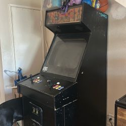 Arcade Machine With Over 1000 Games!! 