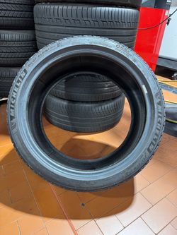 295/35R21 MICHELIN PILOT ALPIN 5 Winter/Snow Tires