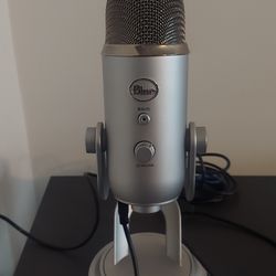 Blue Yeti Mic with USB plug