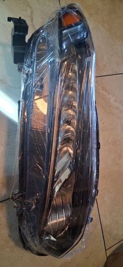 Honda accord passenger side headlight
