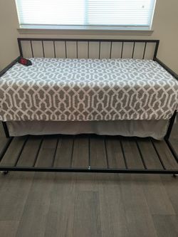 Day bed for sale