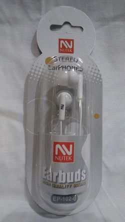 Headphones/earbuds/headset