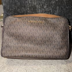 Michael Kors Crossbody Bag 