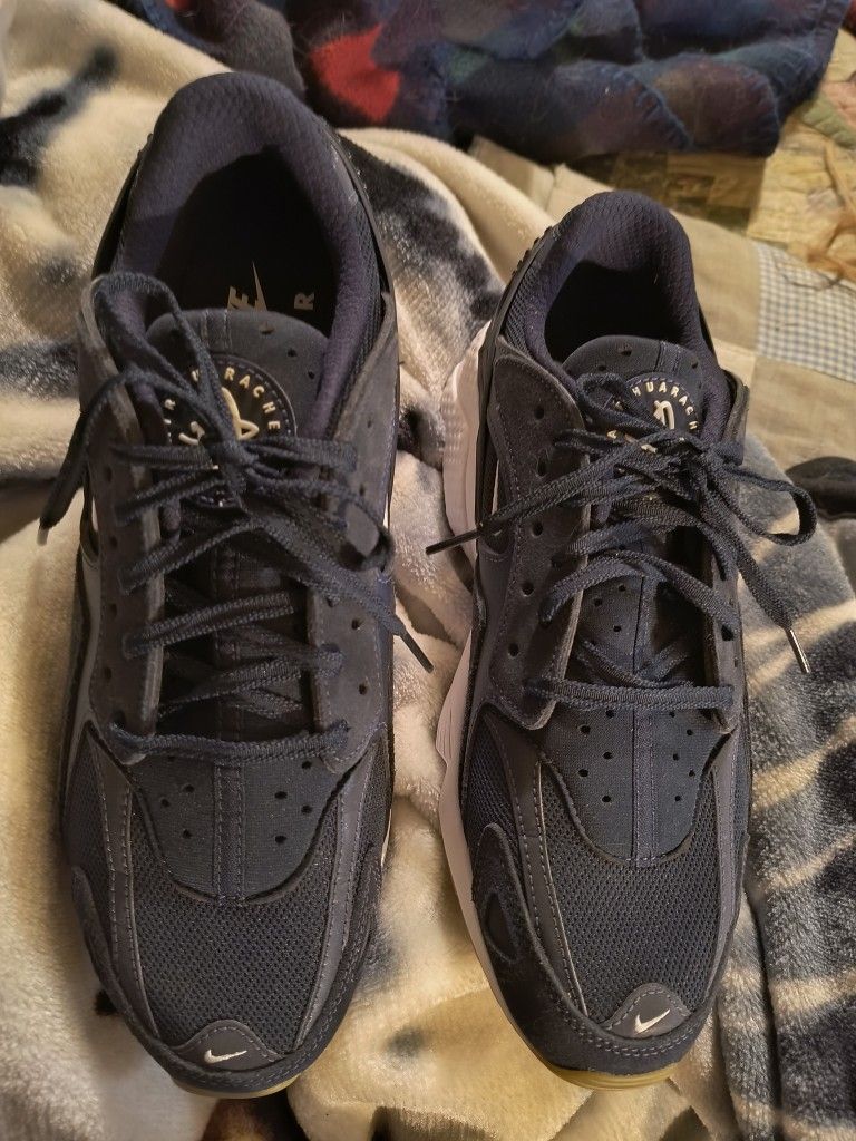 Nike Air Huarache Runner Men's Shoes (DZ3306-400)