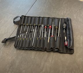 23 Screwdrivers (different Sizes And Brands) In Organizer/roll