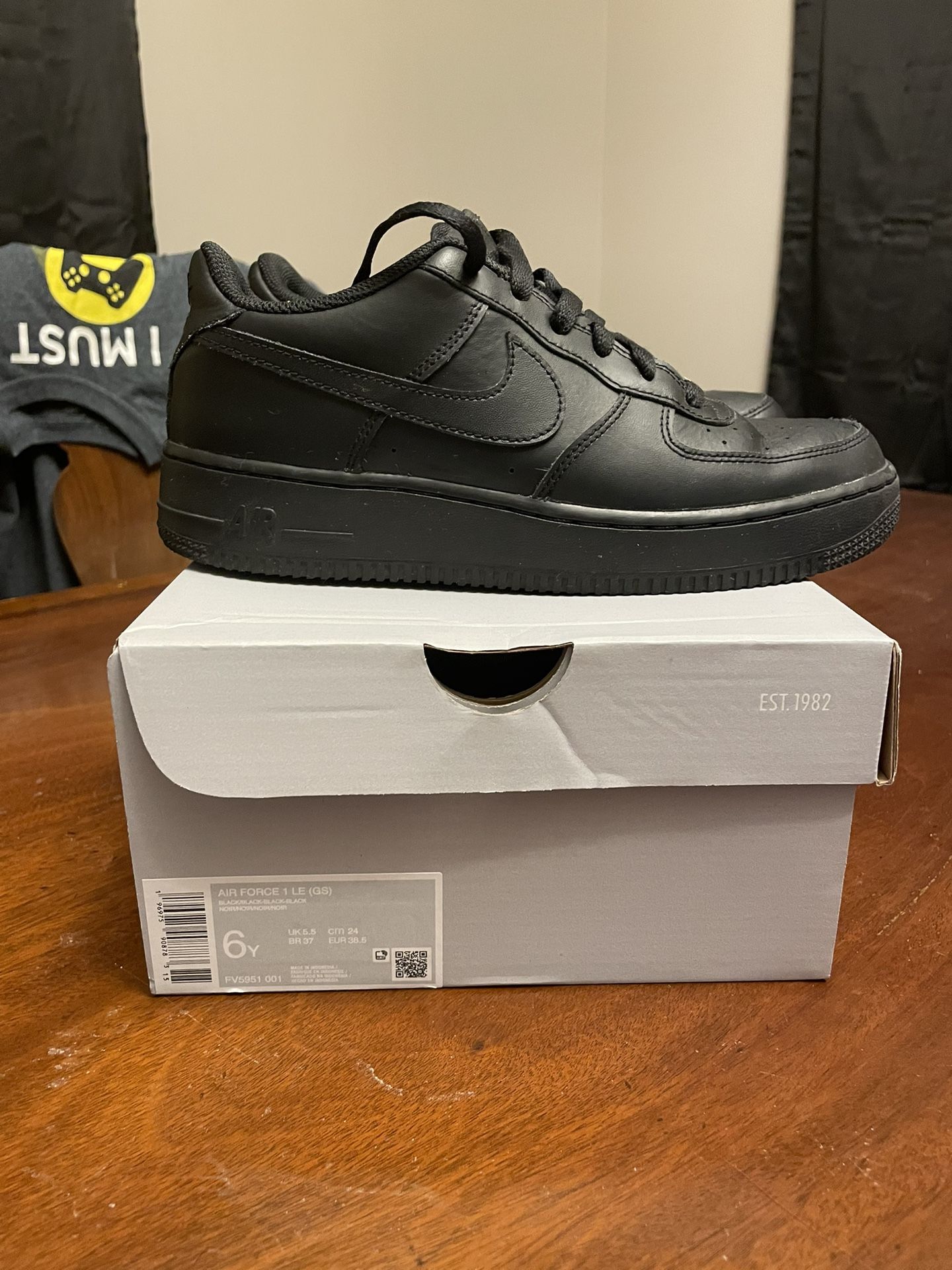 Nike Air Force 1 All Black Size 6 Youth