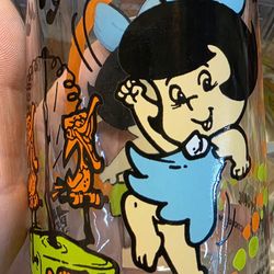 11 pieces Disney McDonald's collectible cups and Hut pizza