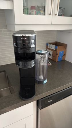 Ninja Thirsti Drink System + Variety Flavor Pods – Excellent Condition