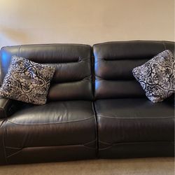 Preston Black Leather Sofa| Value City Furniture 